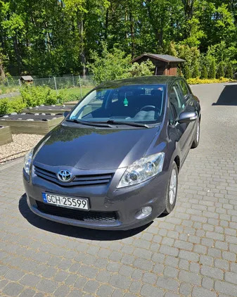 pomorskie Toyota Auris cena 33900 przebieg: 107200, rok produkcji 2013 z Nasielsk